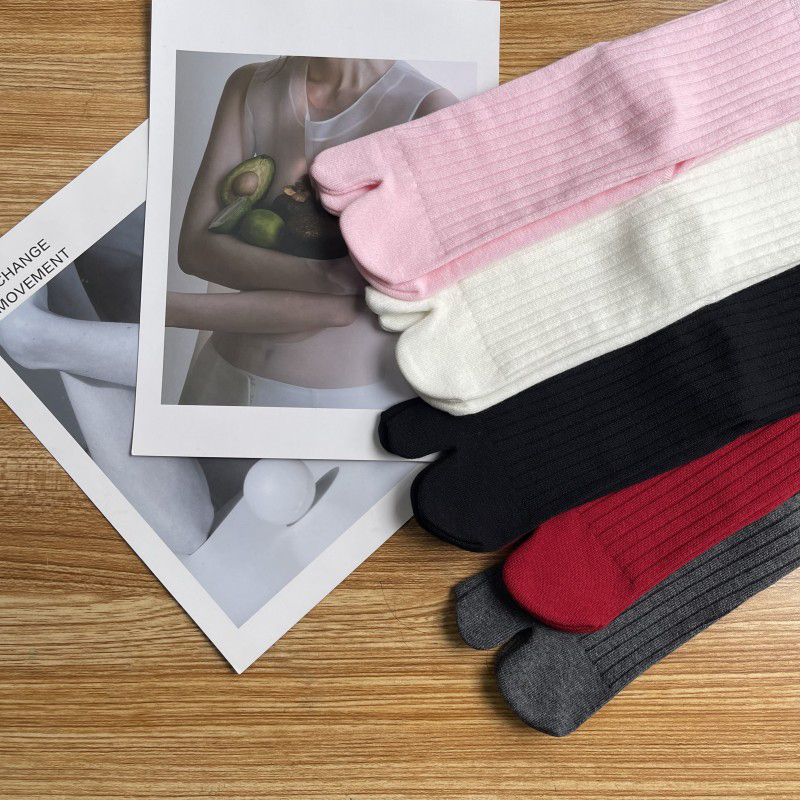 ถุงเท้าอุ่น ถุงเท้าชั้น สาวถุง - Toe Sock Split บทวิจารณ์และราคา